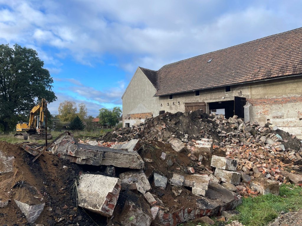 Diese Bild zeigt die Baustelle des neuen Wirtschaftshofes im Zoo Hoyerswerda.