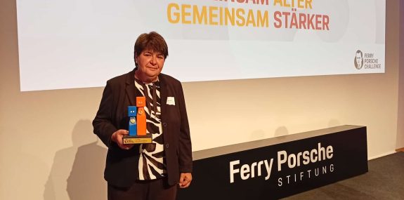 Silke Kühn mit Auszeichnung_Foto Frank Müller (1)
